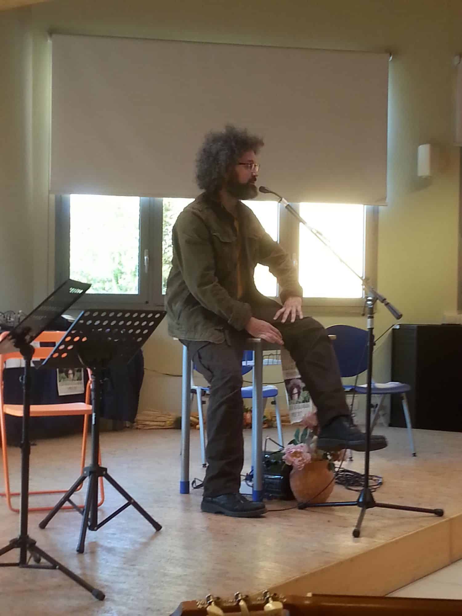 Grandi emozioni per l’incontro con Simone Cristicchi e i ragazzi delle scuole