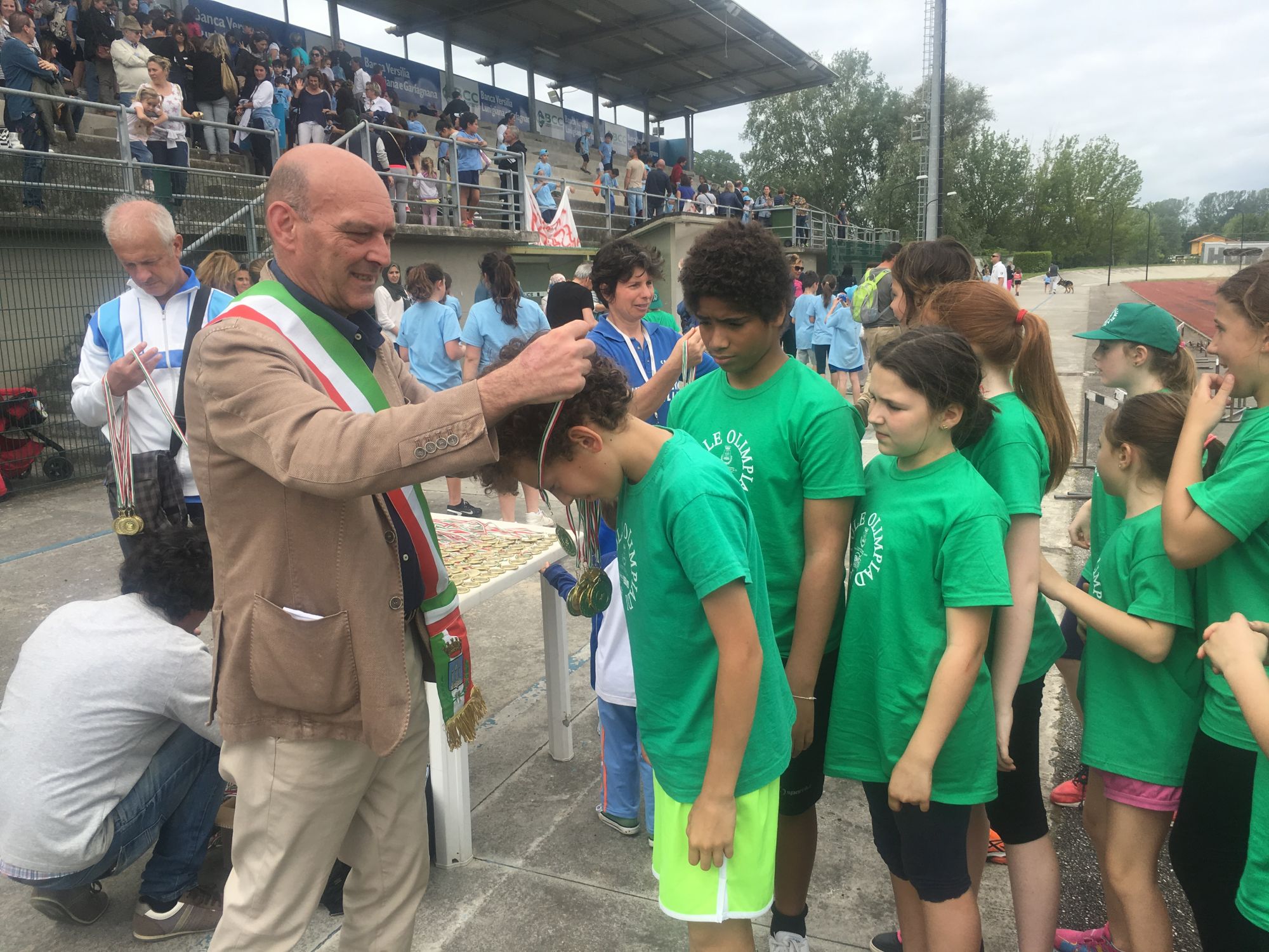 Piccole olimpiadi e giochi senza frontiere, grande festa per 320 bambini delle elementari