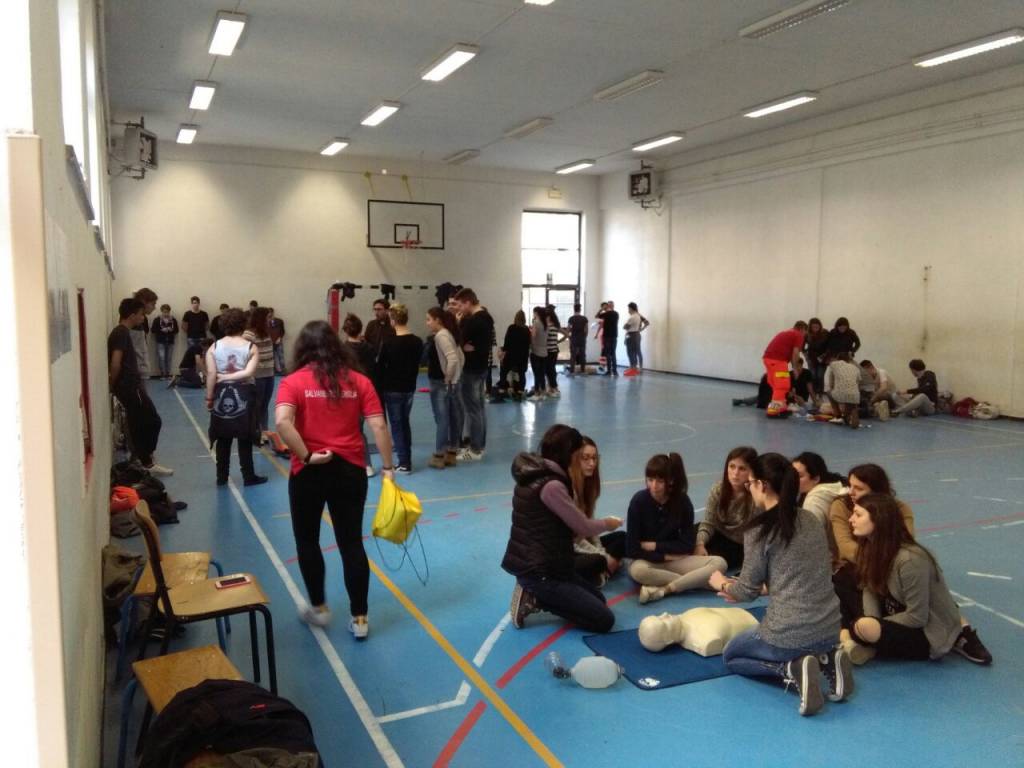 pietrasanta cardioprotetta scuola
