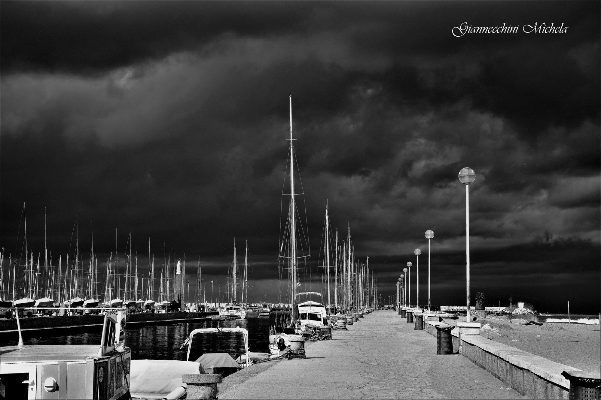 Arriva la pioggia, allerta meteo a Viareggio