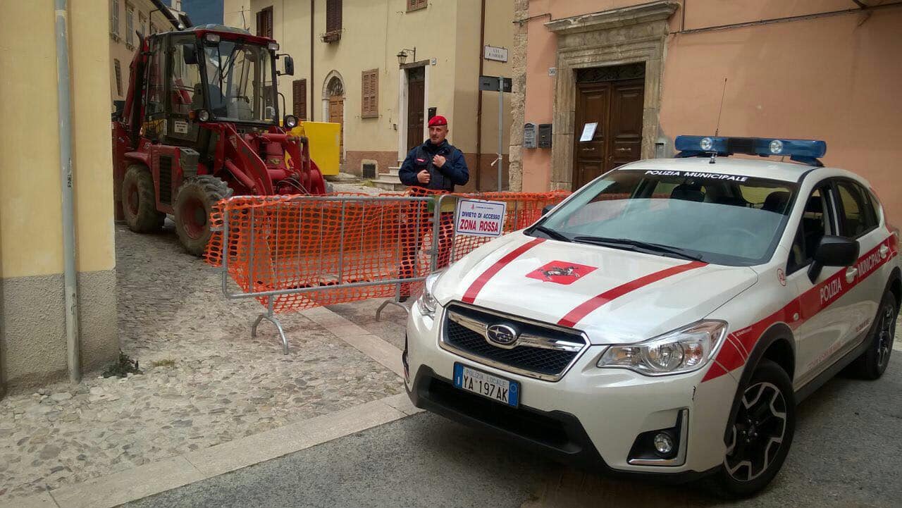 La polizia municipale di Forte dei Marmi in aiuto a Norcia