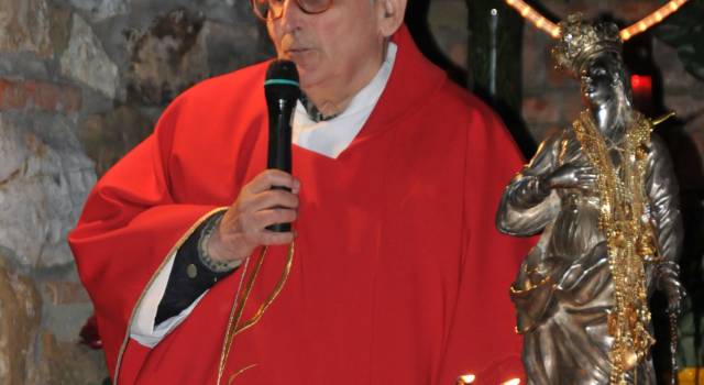 Addio a Don Camillo Pellegrini storico parroco di Massarosa