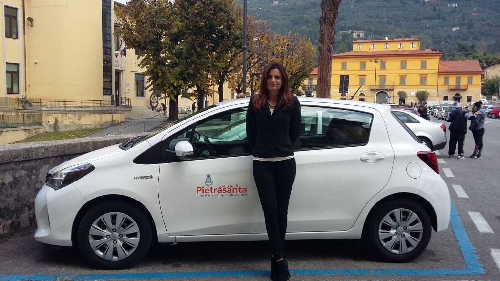 Foto auto ibrida