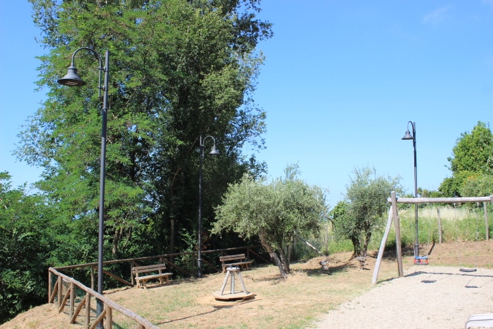 Foto impianto illuminazione parco giochi Capezzano Monte 2