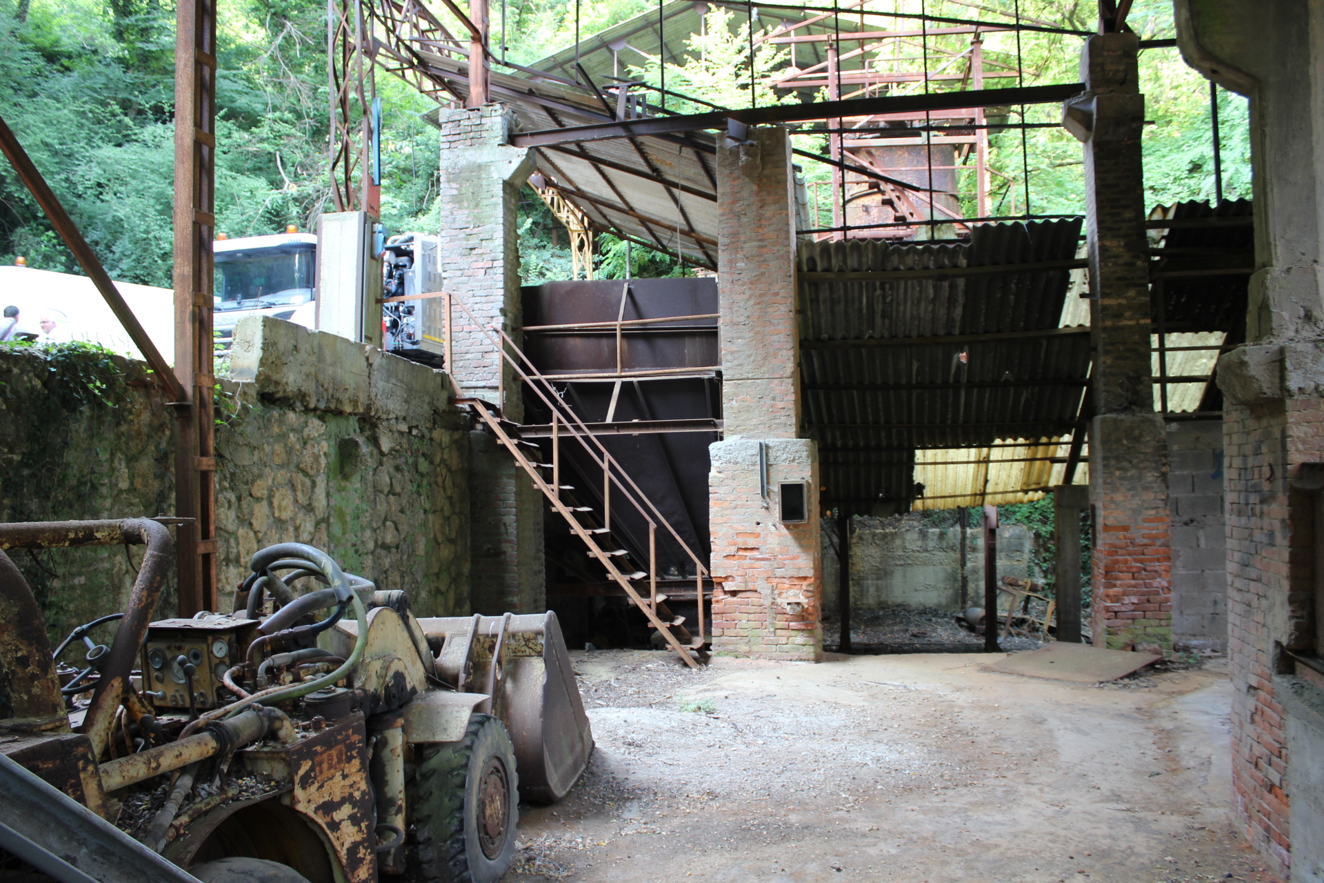 Ambiente: martedì 15 dicembre ore 17.00, le ex miniere Valdicastello sono amianto-free
