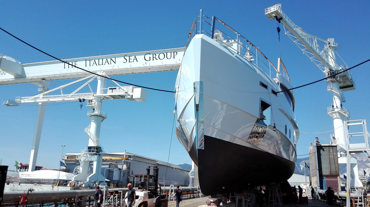 Admiral vara “Sage” un super yacht di 40 metri