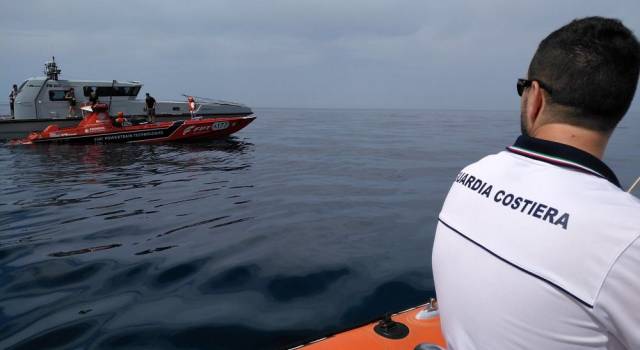 13 persone soccorse in mare tra il Gombo e la foce del Fiume Serchio