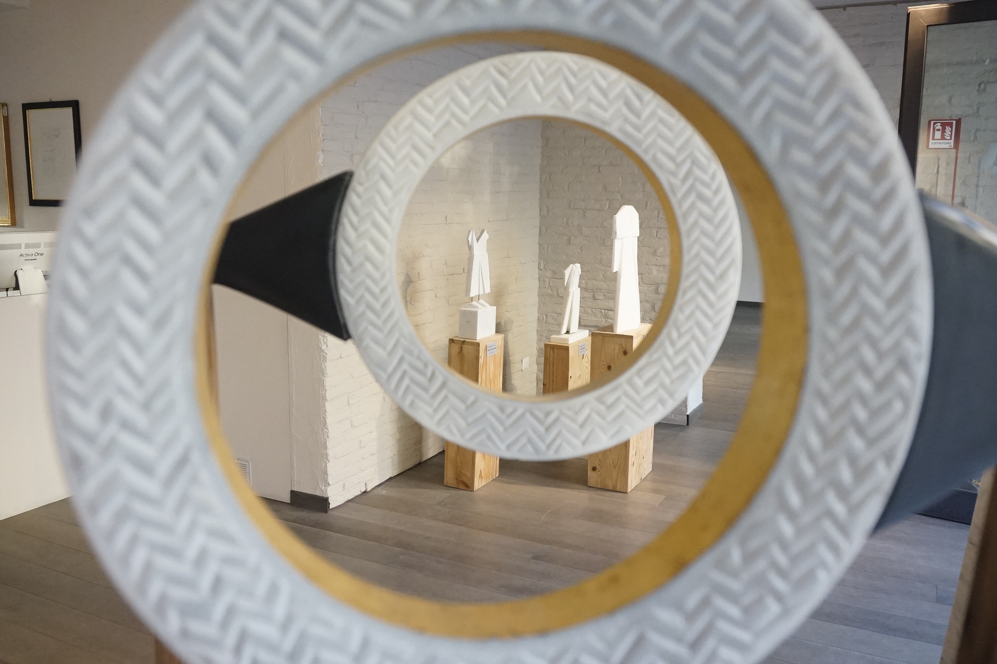Alla galleria Art Dynasty inaugurazione nuova mostra “Materia, forme e luce”