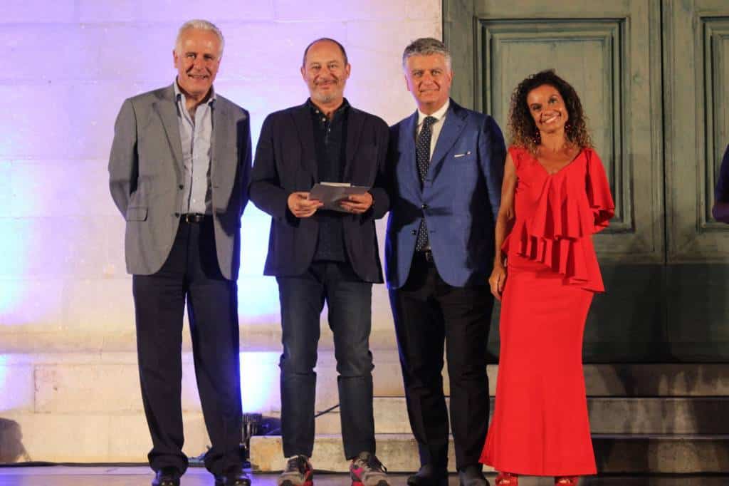 Foto premiazione Gian Maria Villalta con Giani, Mallegni e Cipriani