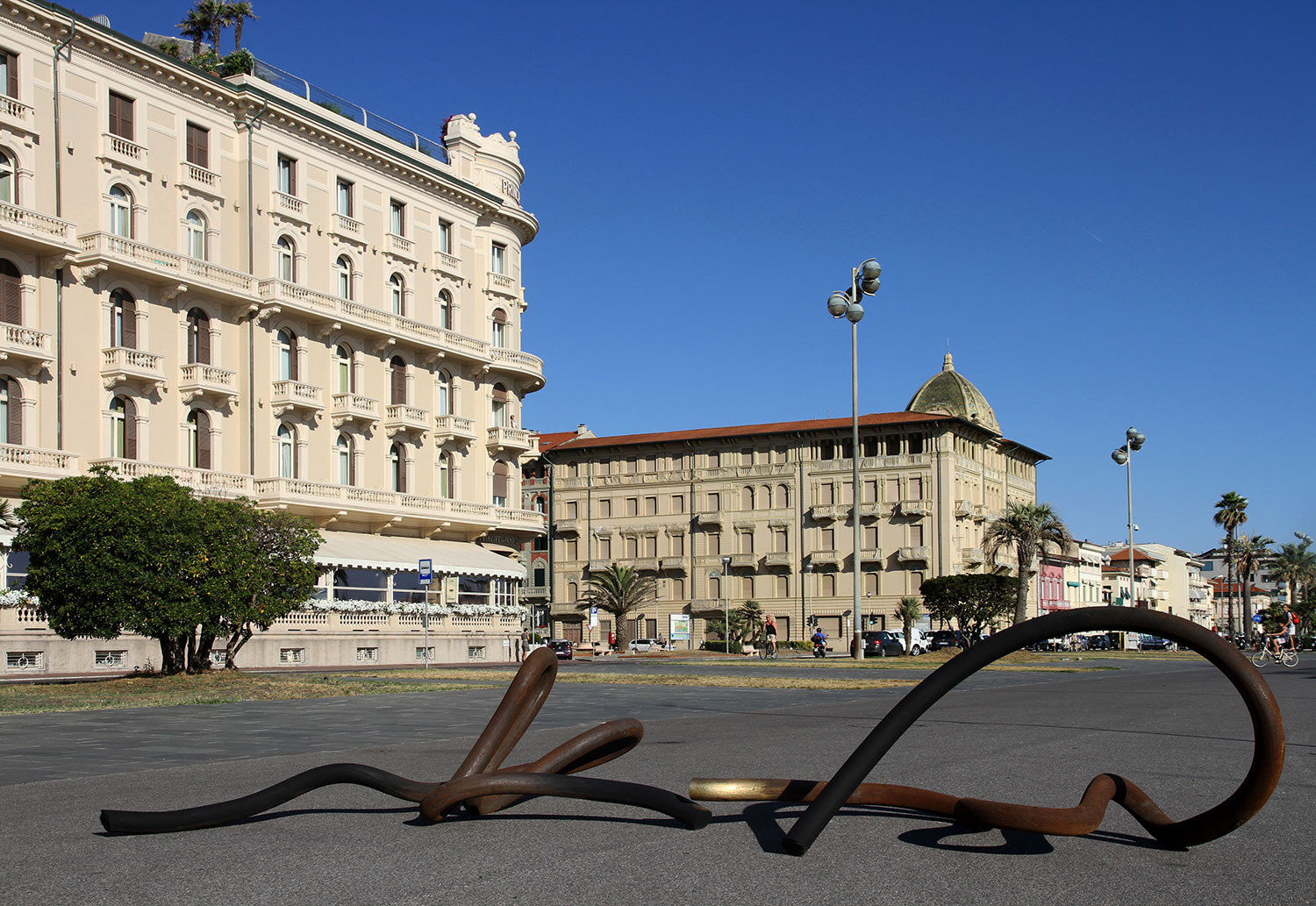 Gradienti 3D in passeggiata, le sculture di Gianni Lucchesi