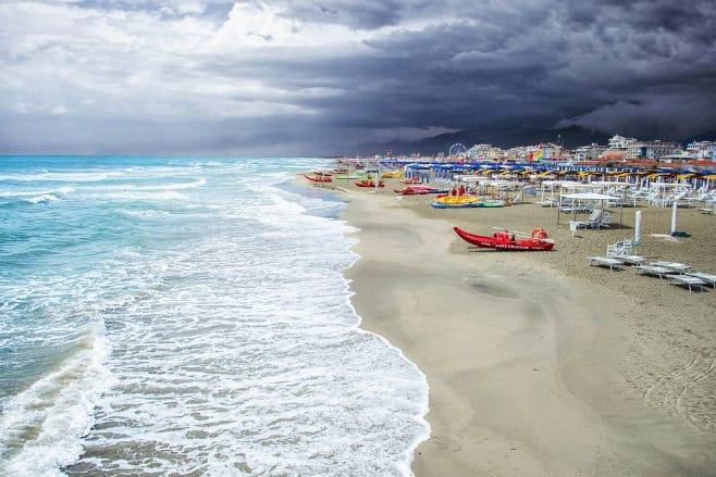 Malore sulla spiaggia, muore bagnante