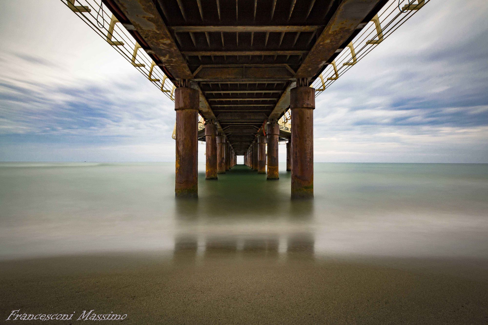 Sotto il pontile