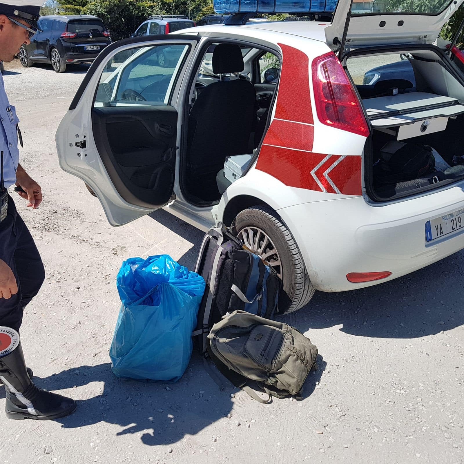 Ferragosto di superlavoro per la Polizia, controlli e blitz anti-abusivismo