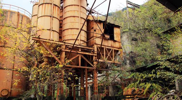 Ambiente: ex Edem, iniziata la rimozione dei silos a Valdicastello
