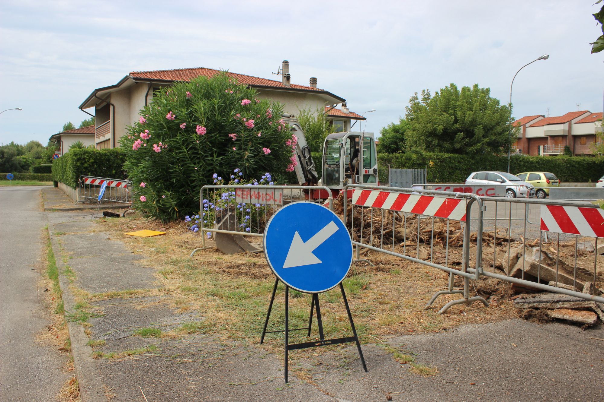 rifacimento marciapiede via Lombardi cantiere