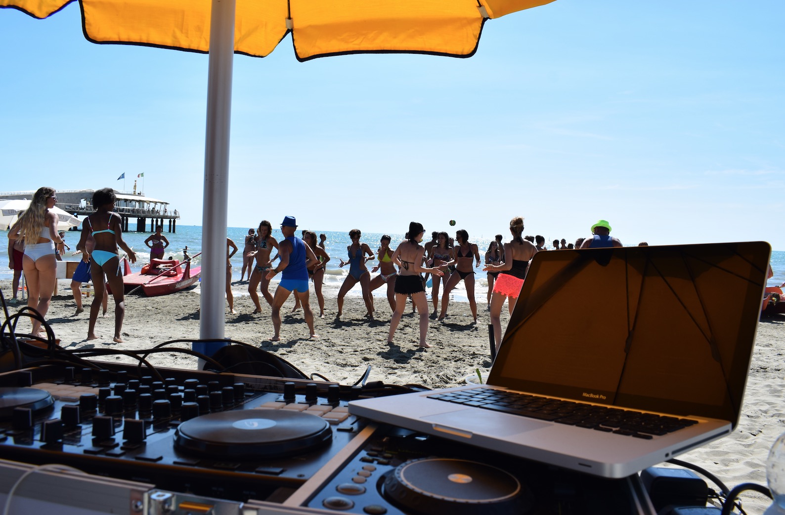 Dj in spiaggia