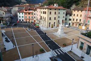 premio iqu 10 seravezza lucca piazza carducci