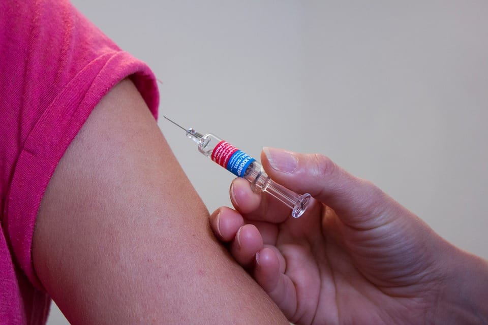 Vaccini in spiaggia, dal 13 agosto le nuove tappe della costa nord ovest