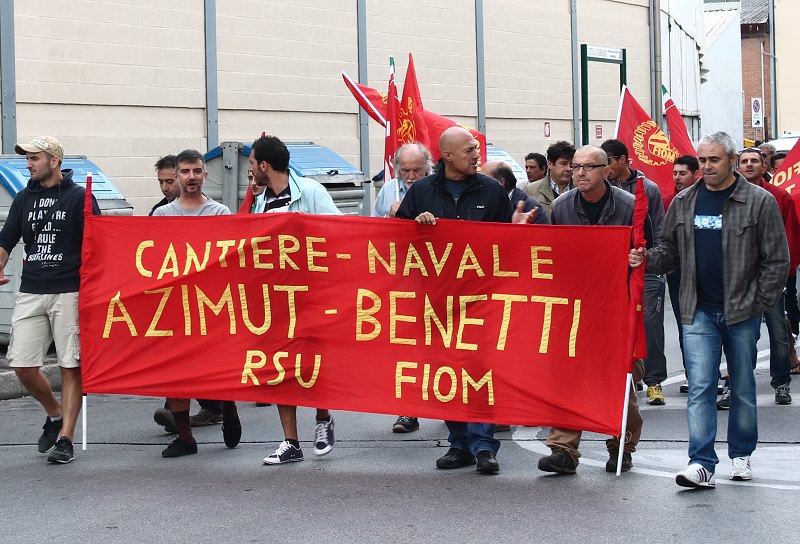 Azimut Benetti Viareggio corteo