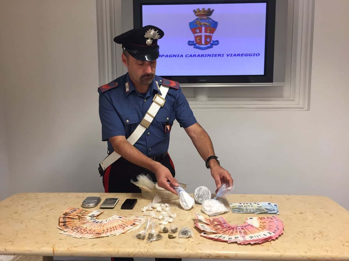 Blitz antidroga dei Carabinieri: Arrestato a Viareggio 62enne