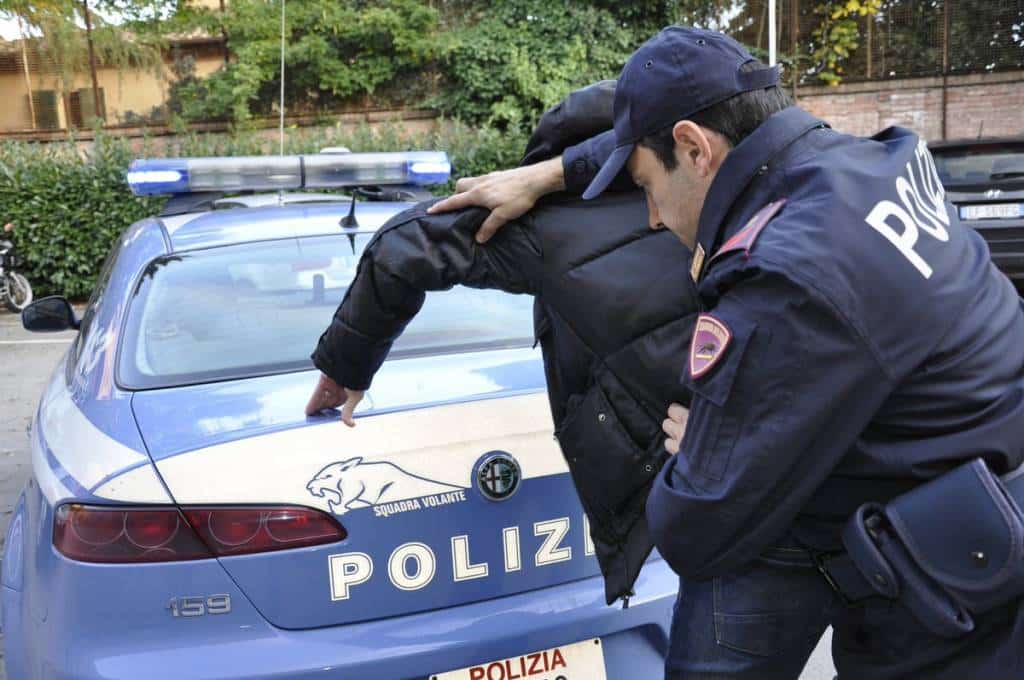 Commissariato di viareggio arresto