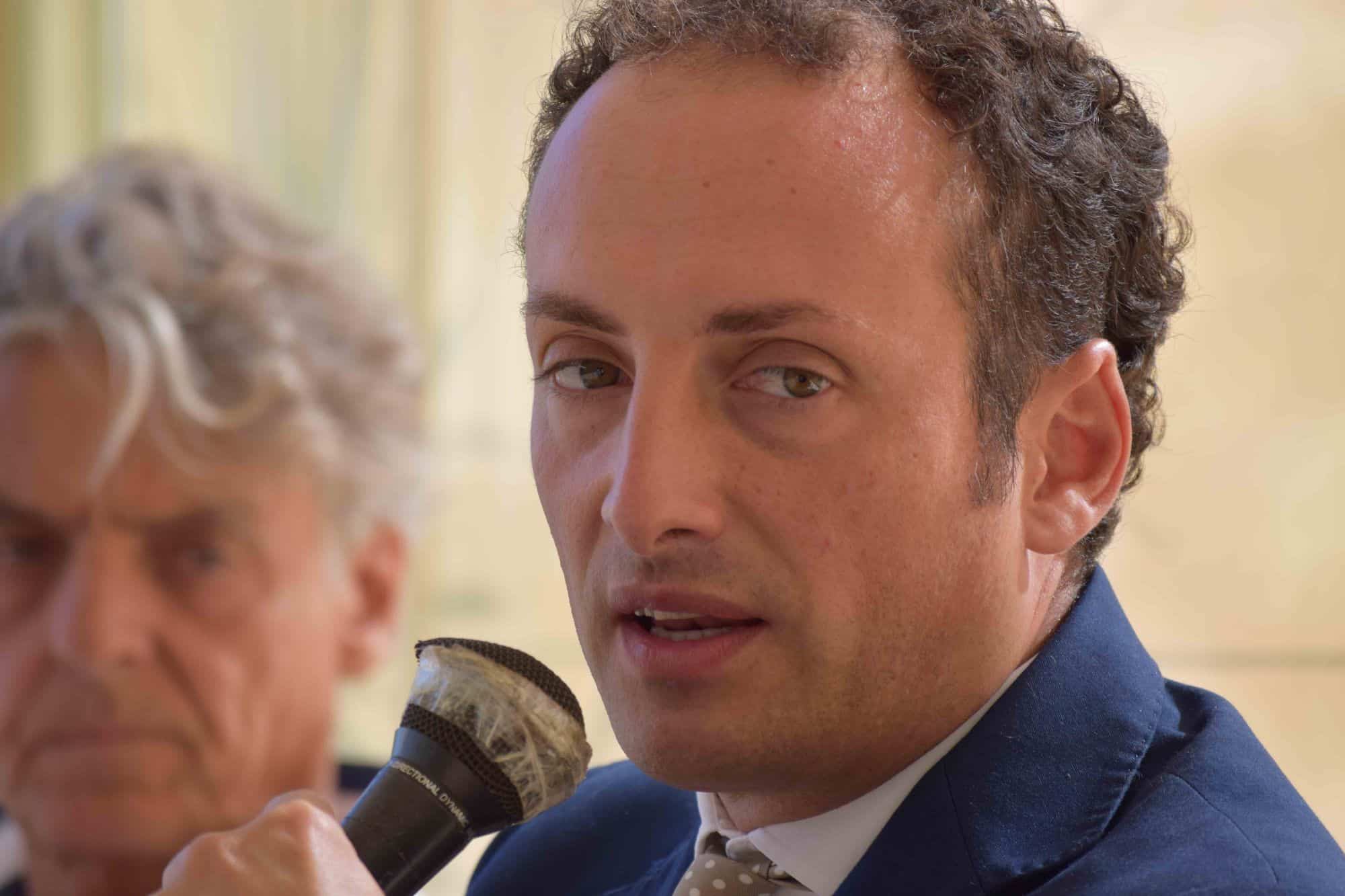 Il Sindaco Alessandro Del Dotto: “Non cambia nulla, la regola di base è sempre restare a casa”