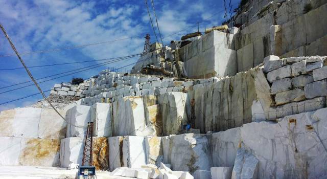 &#8220;Uomini di pietra&#8221;, in TV la storia del marmo come non si era mai vista