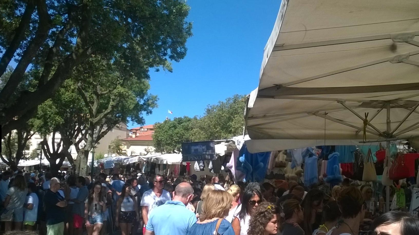 Spostamento dei banchi del mercato in via Matteotti