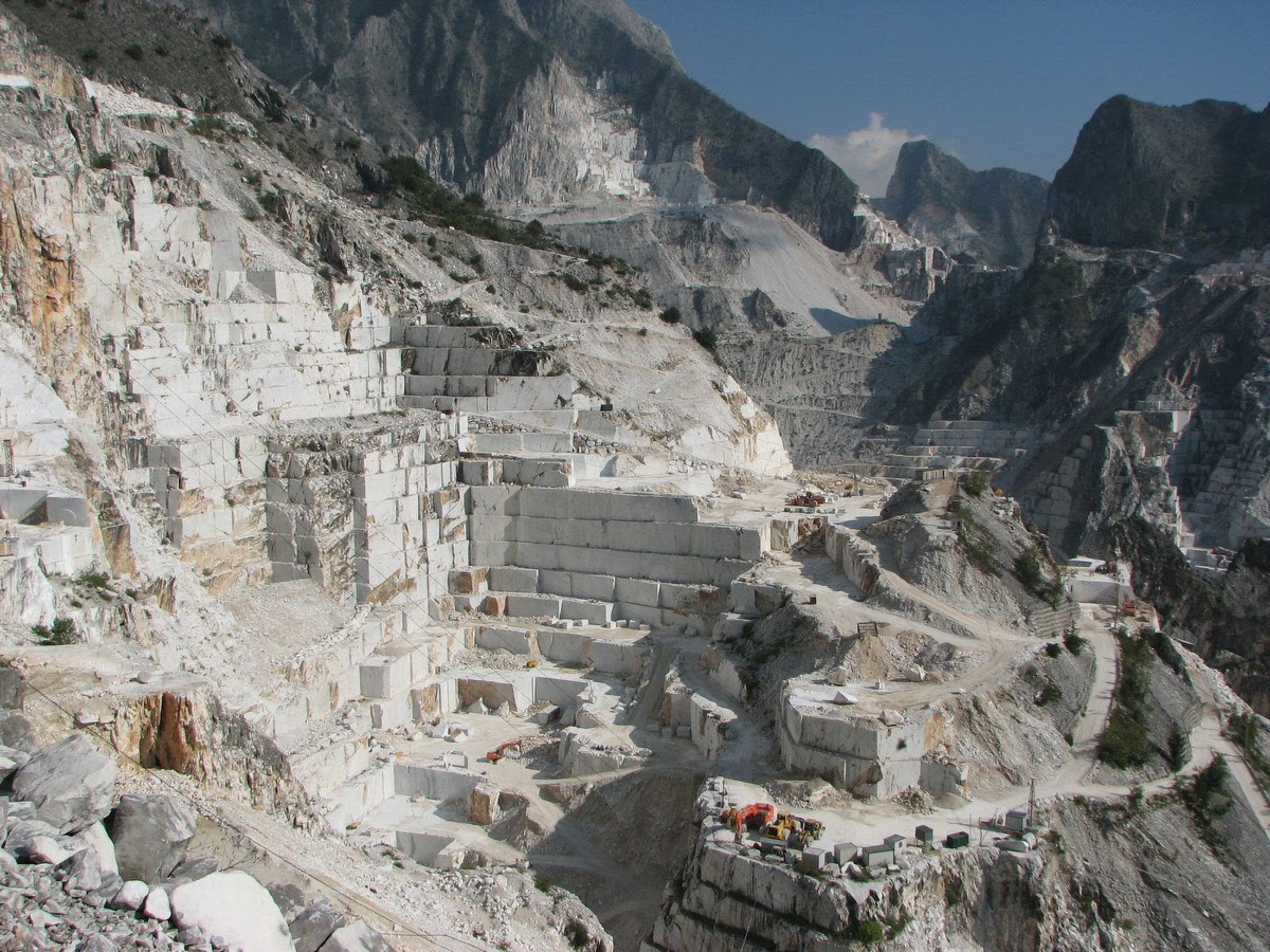 Chiuse temporaneamente sei cave con estrazioni di marmo abusive sulle Alpi Apuane