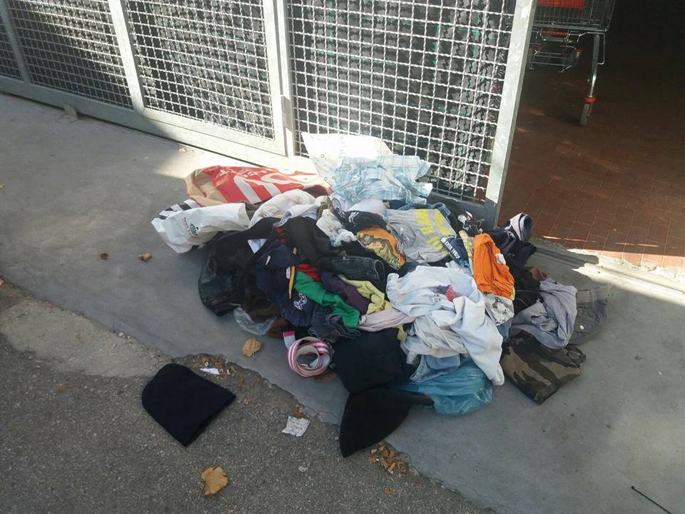 L’appello del Germoglio: “Non ritiriamo più indumenti messi alla rinfusa in sacchi e contenitori”