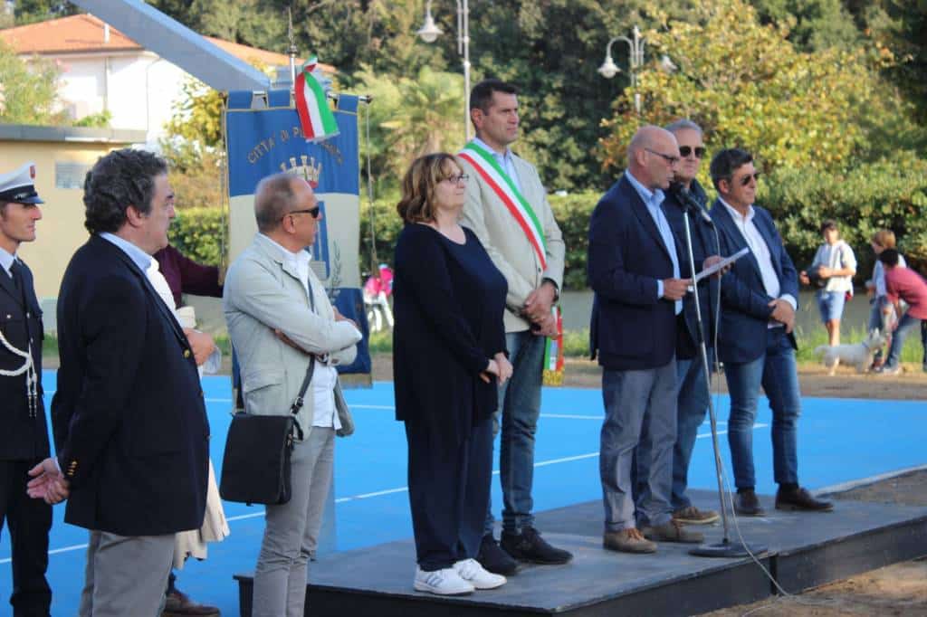 Foto momento inaugurazione parco Oriana Fallaci via Catalani
