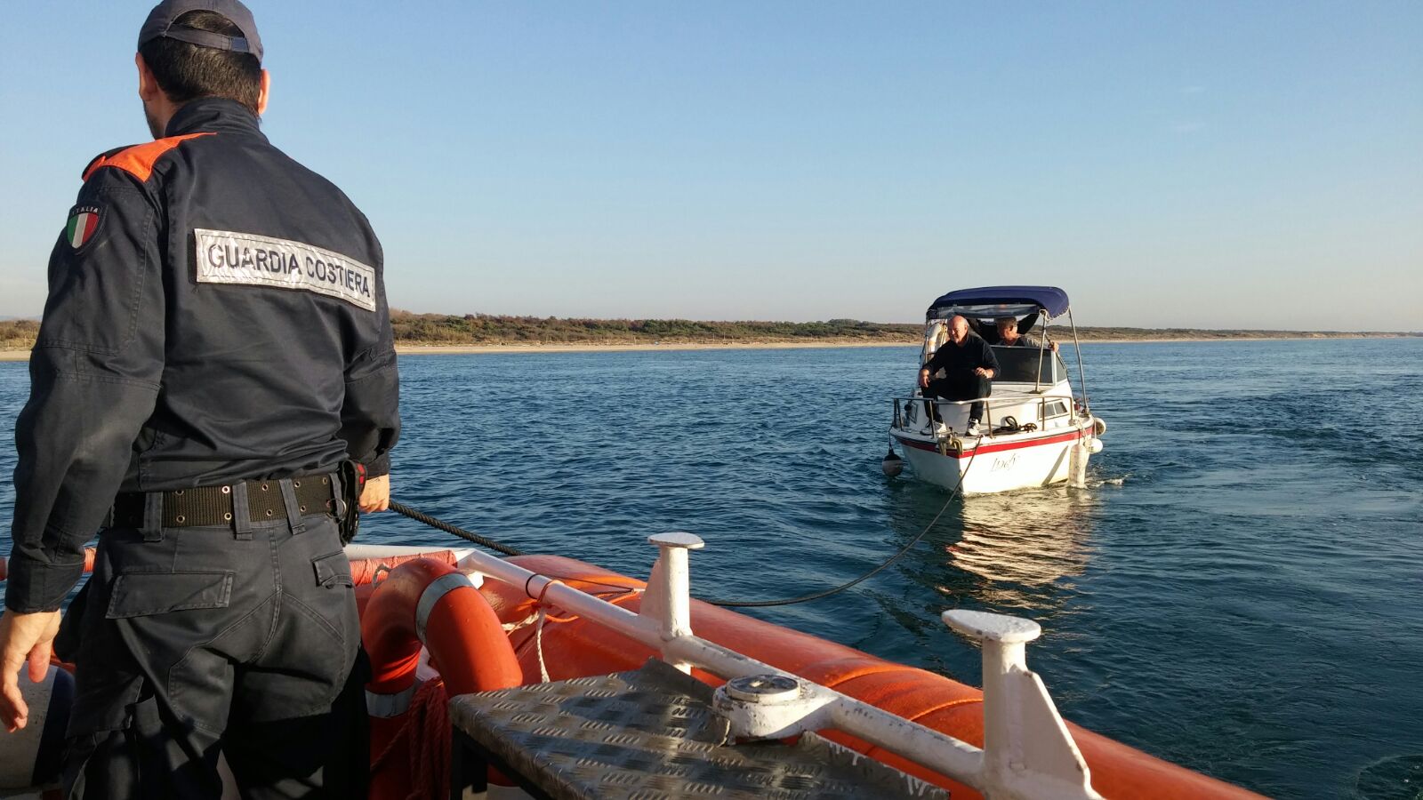 Imbarcazione alla deriva salvata dalla Guardia Costiera