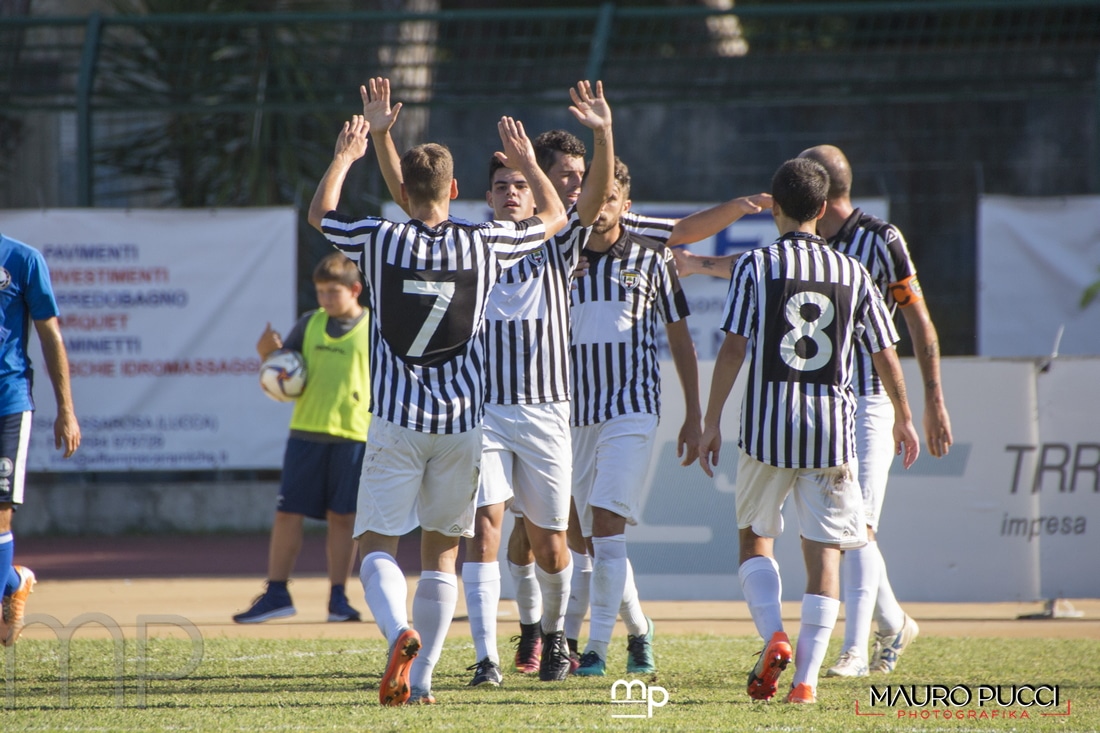 Calcio, il Viareggio batte i blues dello Scandicci