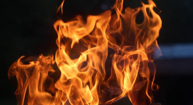 Incendio a Stazzema, distrutti 50 ettari di prato e pascolo
