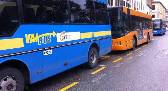 Versilia, pochi i bus per gli studenti. Marchetti (FI): &#8220;I nostri ragazzi faticano a andare a scuola&#8221;