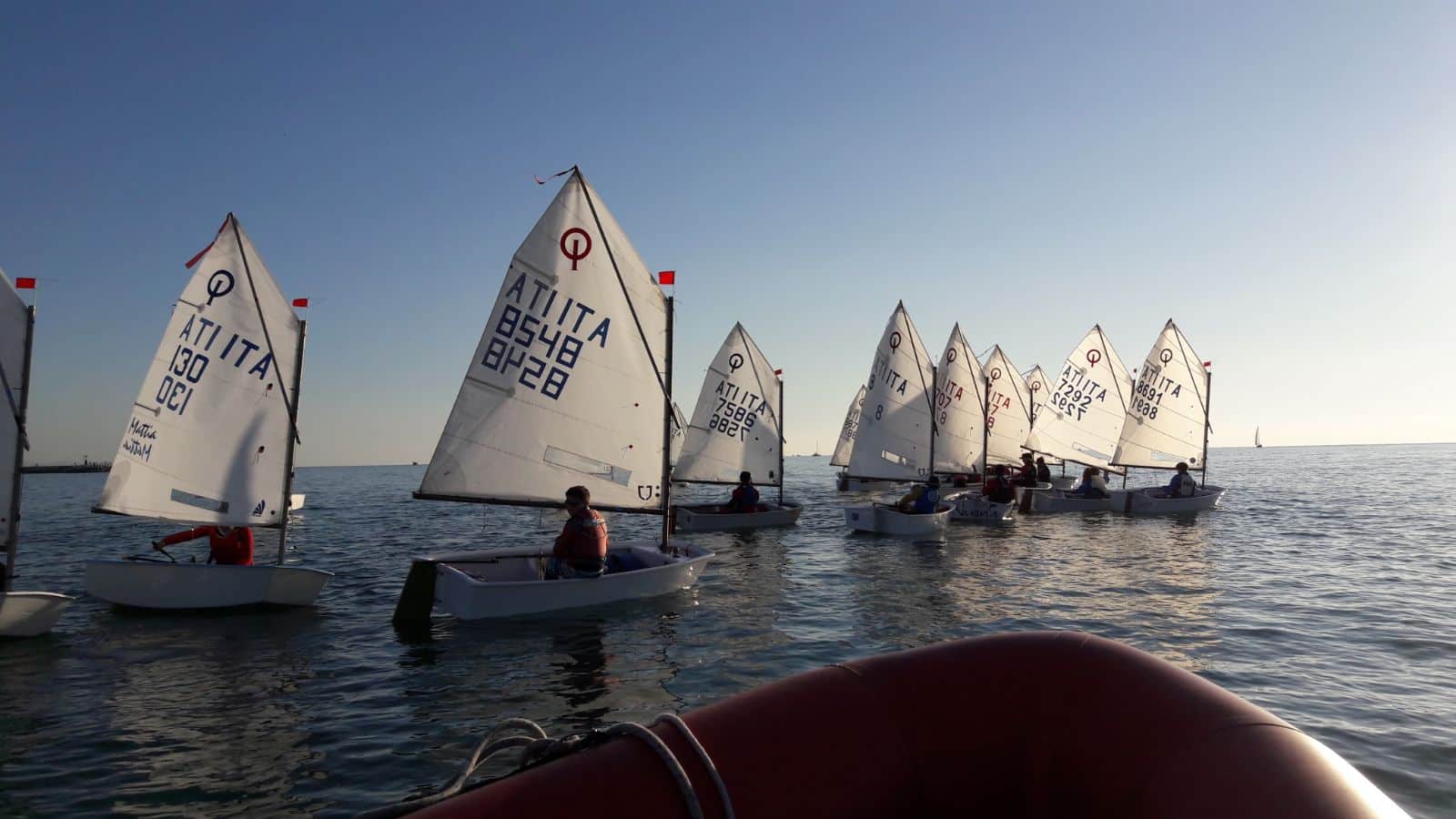 Vela, tanto sole e poco vento per il primo week end di allenamento