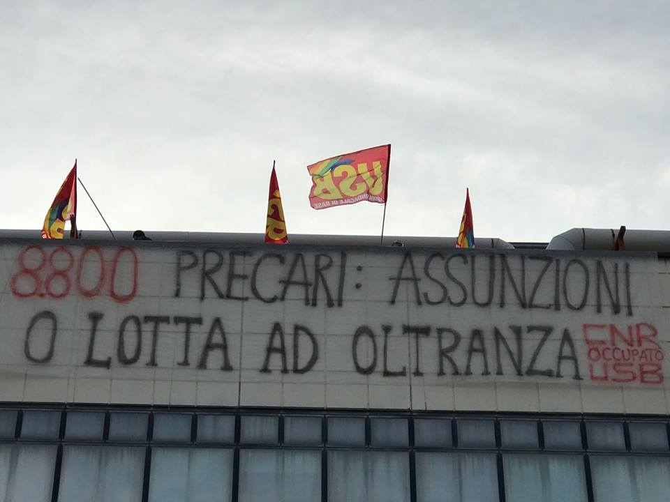 Mattarella a Pisa, manifestazione contro la precarietà