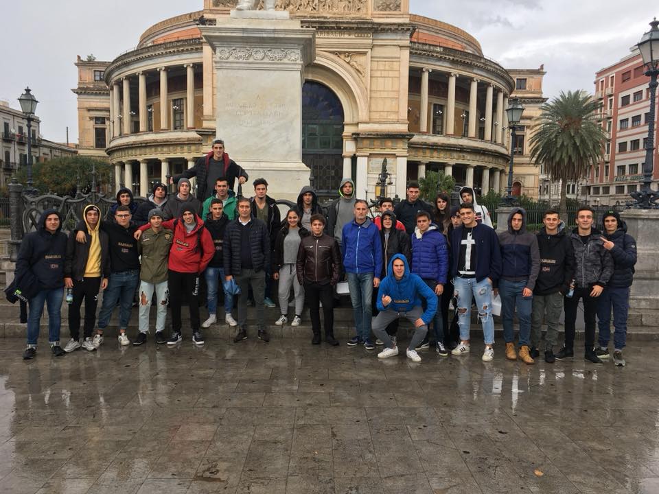 Gli studenti del Nautico Artiglio al Porto di Genova