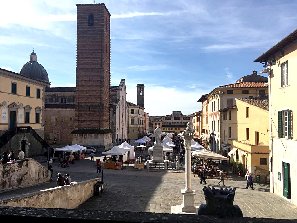 San Martino, Pietrasanta si prepara per la fiera