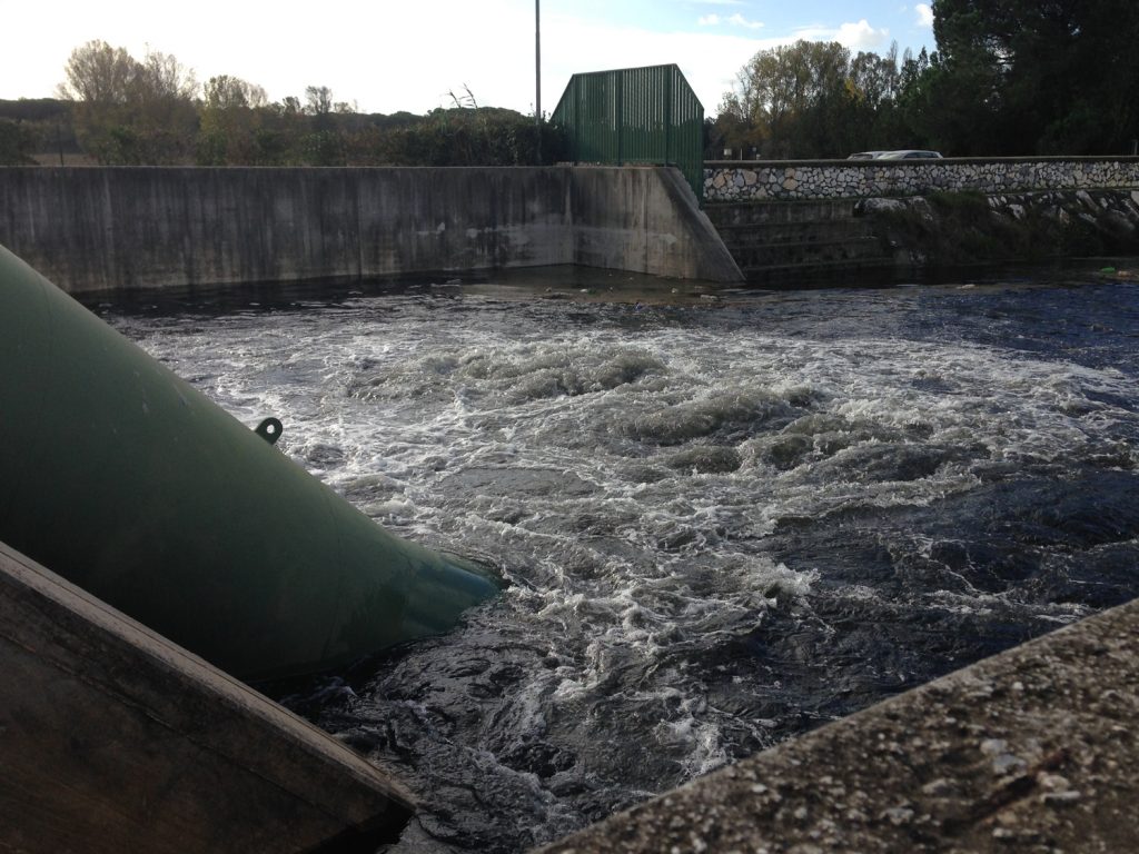 Lago alto, mareggiate e tempo instabile. Interviene il Consorzio