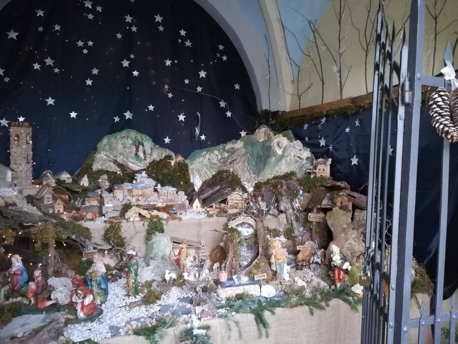 Grande partecipazione per l’inaugurazione del Presepe a Sant’Anna di Stazzema