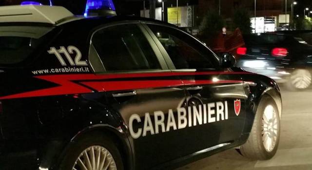 Spara alla moglie e si suicida: i corpi dei due anziani trovati dai vicini di casa