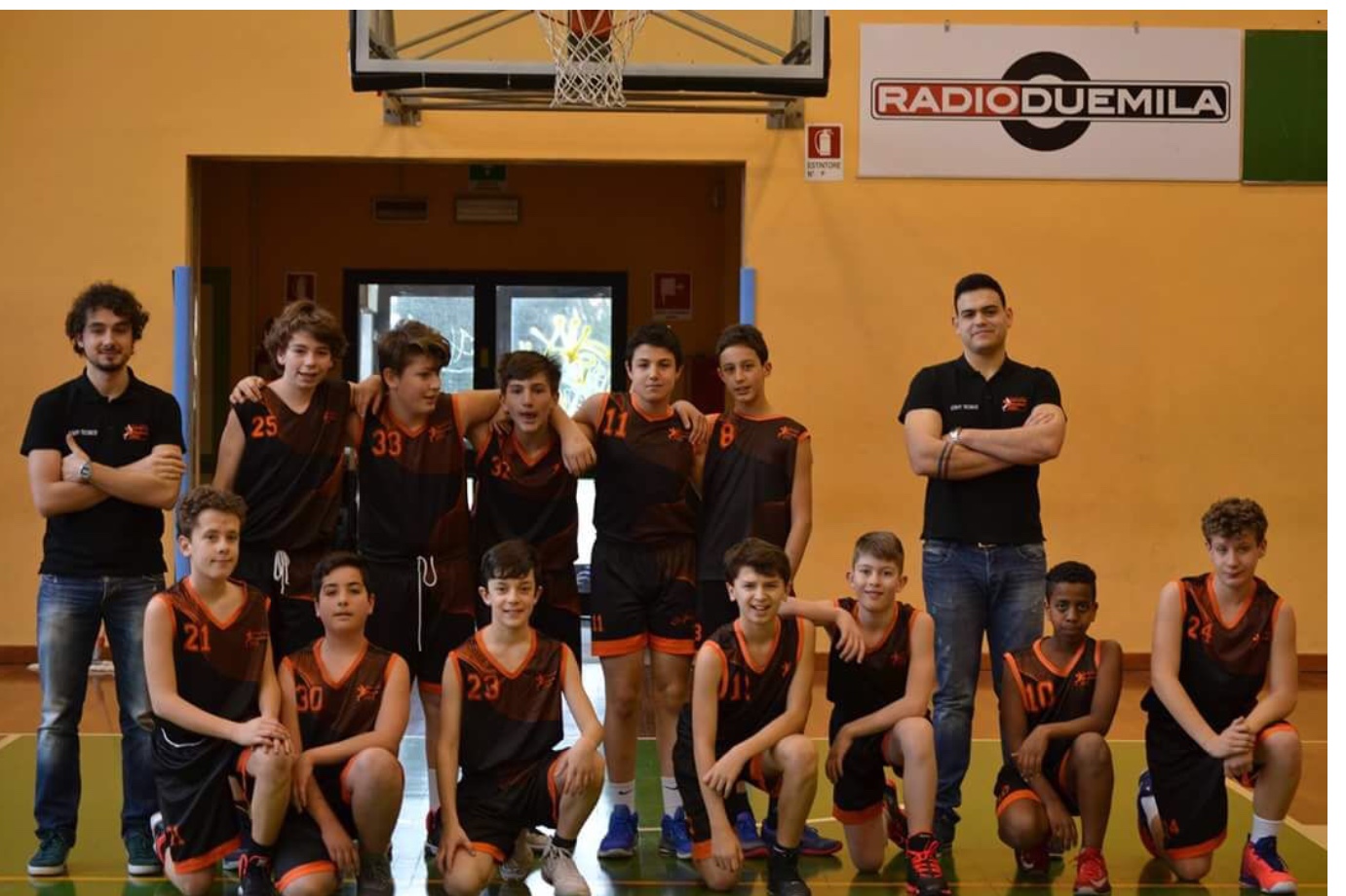 La squadra Under 14 del Versilia Basket in testa al campionato