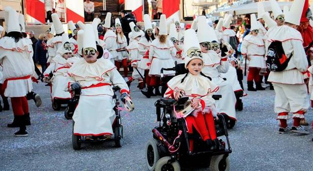Carnevale di Viareggio, Uildm Versilia protagonista sotto il carro di Massimo Breschi