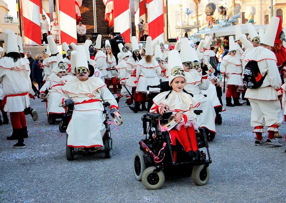 Carnevale di Viareggio, Uildm Versilia protagonista sotto il carro di Massimo Breschi