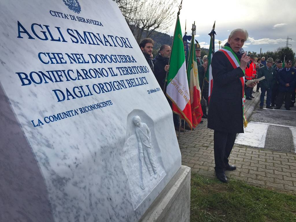 monumento-sminatori