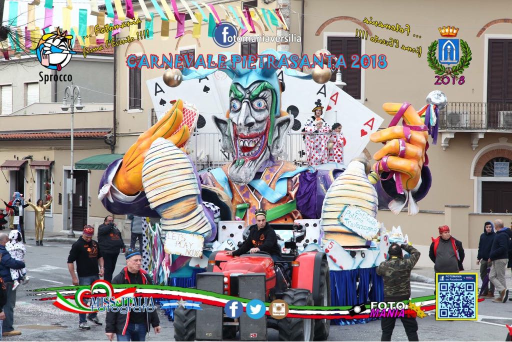 Carnevale Pietrasantino, trionfa il carro del Pollino. Strettoia la mascherata più bella