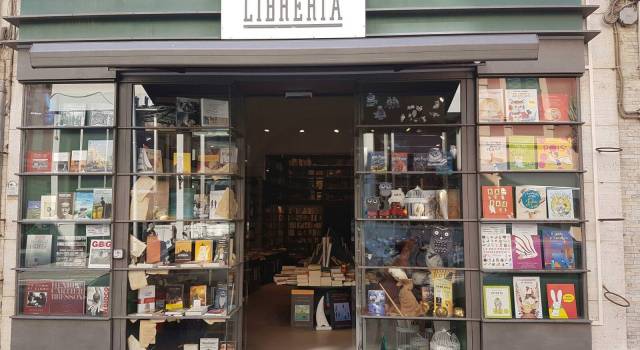 Torna l&#8217;arte alla libreria La Vela con l&#8217;Associazione &#8220;Sorriso Viareggino&#8221;