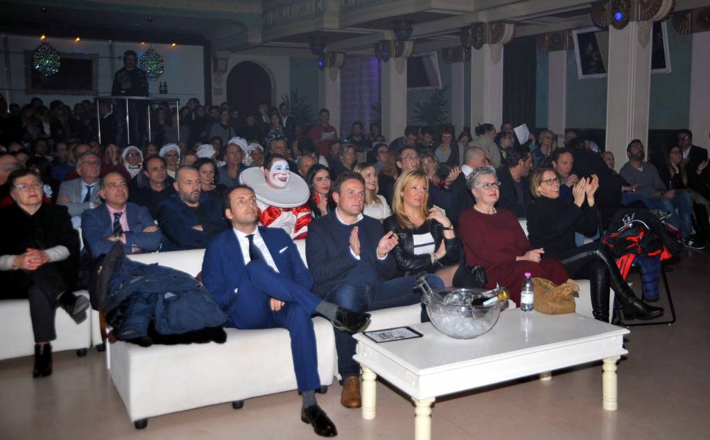Platea gremita per la finale Fotomania