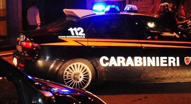 Aggredisce il comandante e il maresciallo dei Carabinieri: arrestato